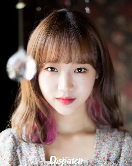 10 Idol K-Pop Tampil Cantik dengan Poni Depan, Cocok Jadi Inspirasi Gaya Rambut Kamu