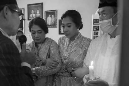 10 Momen Haru Jelang Pernikahan Anak Mendiang Agung Hercules, Menangis Saat Dipeluk Ibunda Tercinta