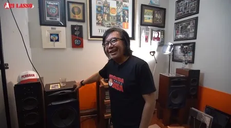 10 Potret Barang Koleksi di Studio Ari Lasso, Dari 1200 Piringan Hitam Sampai Buku Langka Berisi Kumpulan karya Seni Bung Karno