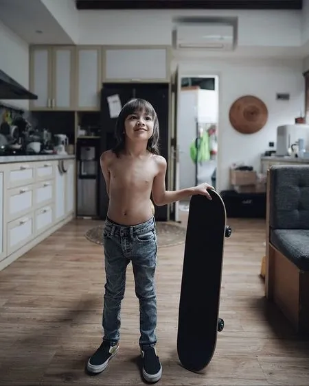10 Potret Bjorka Anak Ringgo Agus Rahman Saat Main Skate, Gondrong dan Ganteng Bak Sudah ABG