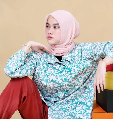 10 Potret Cantik Uty Bonita Eks JKT48, Sepupu Dinda Hauw yang Kini Tampil Berhijab dan Jadi Foto Model