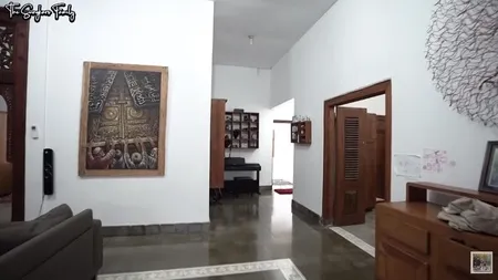 10 Potret Detail Rumah Hanung Bramantyo dan Zaskia Adya Mecca di Yogyakarta, Pakai Tegel Jadul - Ada Bioskop Pribadi