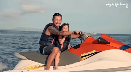 10 Potret Father-Daughter Day Gading Marten dan Gempi Liburan di Bali, Naik Jet Ski dan Berenang Bareng