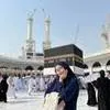 10 Potret Gaya Chic Ria Ricis Selama di Tanah Suci, Pakai Outfit Warna-warni Tapi Tetap Syar'i