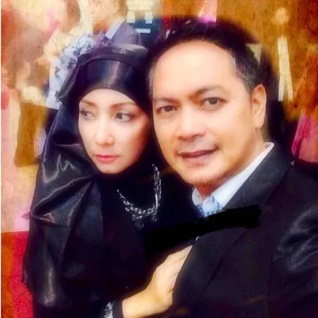 10 Potret Kemesraan Pesinetron Adipura Dan Istrinya Penuh Kebahagiaan Dan Jauh Dari Sorotan Kapanlagi Com