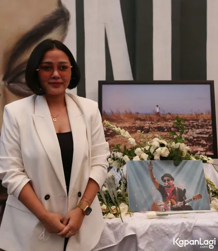 10 Potret Momen Haru 'Kasih di Hari Putih', Mutia Ayu Berlinang Air Mata Kenang Almarhum Glenn Fredly