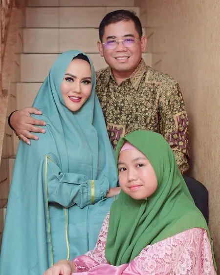 10 Potret Nita Thalia Bersama Putri Cantiknya, Kini Berstatus Single Parent Pasca Meninggalnya Mantan Suami