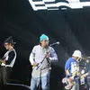 10 Potret Pas Band Tampil Enerjik di The 90's Festival, Vokalisnya: Berasa Capek Banget Sekarang