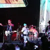 10 Potret Pas Band Tampil Enerjik di The 90's Festival, Vokalisnya: Berasa Capek Banget Sekarang