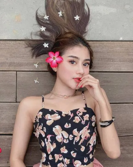 10 Potret Pedangdut Muda Ghea Youbi Cantiknya Maksimal Kapanlagi Com
