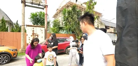 10 Potret Rafathar Dapat Kejutan dari Baim, Langsung Kesal Seketika Lihat Hadiahnya: Ah Kamu Jual Aja
