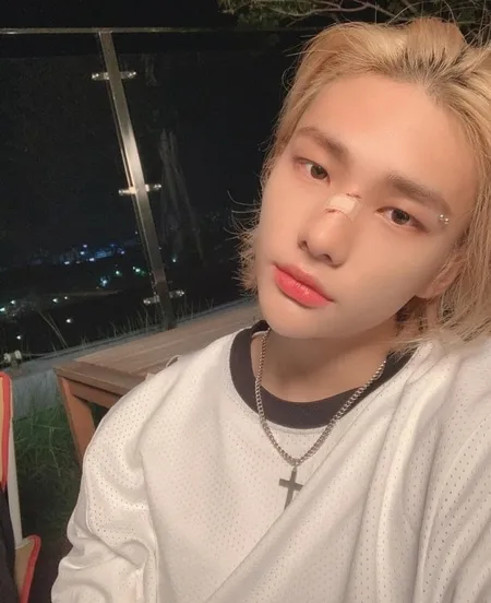 10 Potret Rambut Gondrong Hyunjin Stray Kids Kece Parah Kapanlagi Com