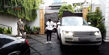 10 Potret Rumah Mewah Krisdayanti di Jakarta, Punya Halaman Belakang yang Luas Banget