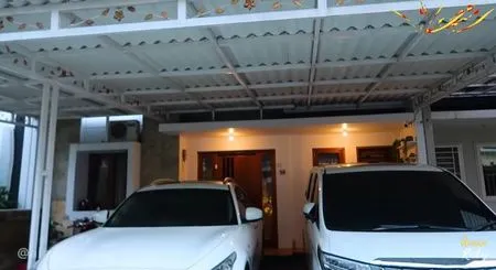 10 Potret Rumah Siti Badriah dan Krisjiana, Minimalis Dilengkapi Taman Mini - Sudah Siapkan Baju Bayi