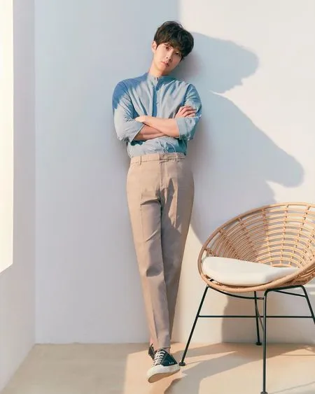 10 Potret Serta Fakta Menarik Choi Woo Shik, Populer Berkat Film 'PARASITE' dan Satu Geng Dengan V BTS
