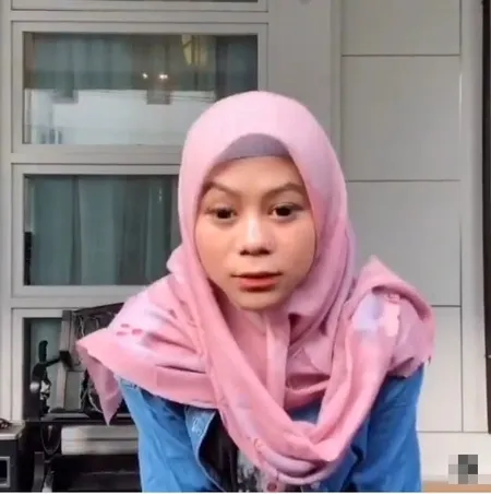 10 Potret Terbaru Cimoy Montok yang Kini Berhijab, Makin Cantik dan Dewasa - Tutup Aurat Saat Berenang Hingga Banjir Pujian Disebut Mirip Lesti