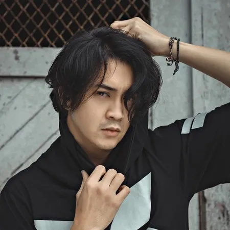 10 Potret Terbaru Dimas Andrean Kini Makin Ganteng Dengan Rambut Gondrong Kapanlagi Com