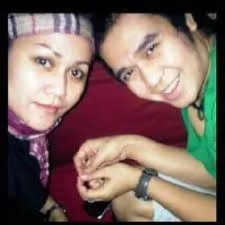 8 Potret Terbaru Mak Vera Manajer Olga Syahputra, Dulu Dikabarkan Bangkrut - Kini Berhijab dan Jualan Bakso