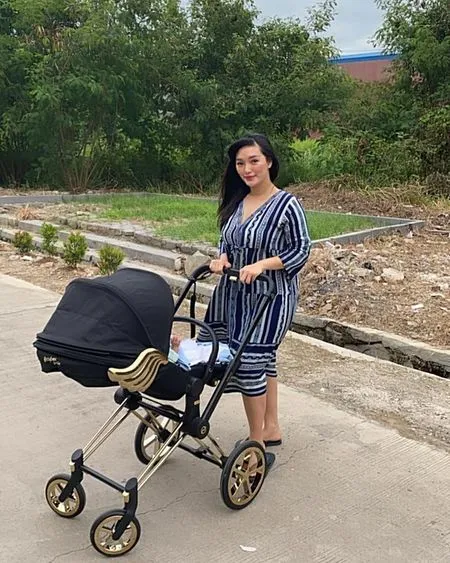 10 Potret Terbaru Zaskia Gotik Usai Lahiran Anak Pertama, Lagi Program Diet - Sudah Turun 7 Kilo