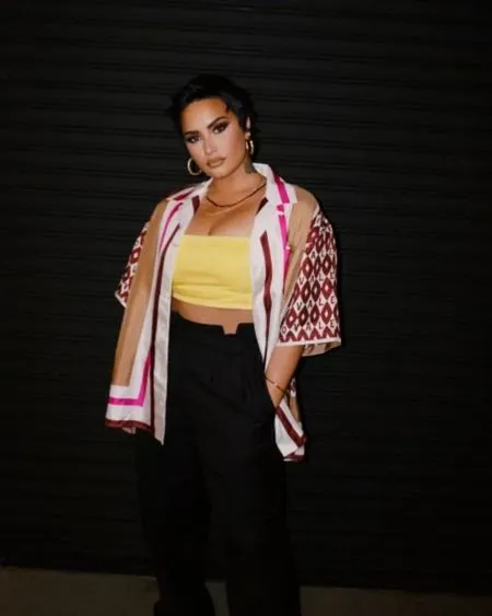 10 Selebritis yang Menyebut Diri Mereka Non Binary Alias Bukan Wanita atau Pria, Termasuk Demi Lovato