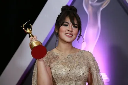10 Wanita Indonesia Yang Cocok Mendapat Julukan Sang Diva : Usia