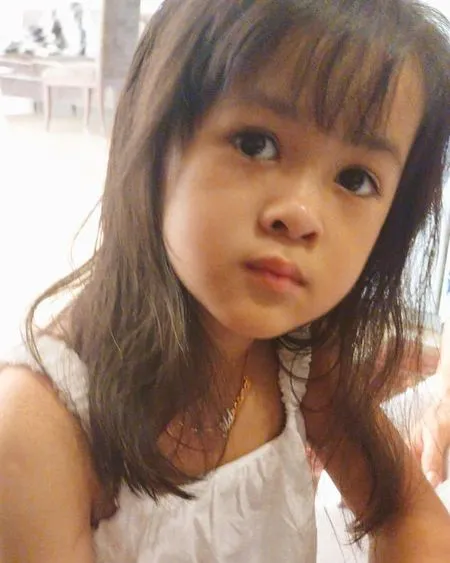 11 Potret Cantik Adreena Anak Olla Ramlan yang Baru Saja Berulang Tahun, Kecil-kecil Sudah Cantik dan Fashionable - Imut Gemesin Banget