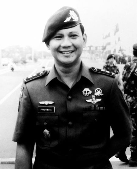 12 Foto Prabowo Subianto Muda Disebut Mirip Al Ghazali Hingga Pernah Salaman Dengan Putri Diana Kapanlagi Com
