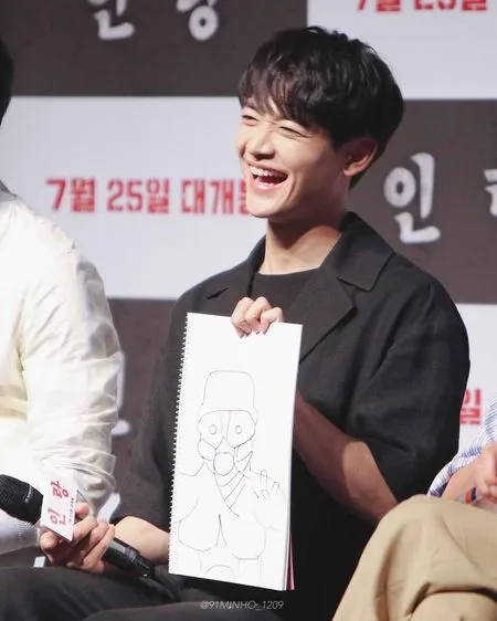 12 K-Pop Idol Cowok yang Punya Senyum Cerah Bak Sinar Matahari: Baekhyun EXO Sampai Hyunjin Stray Kids!