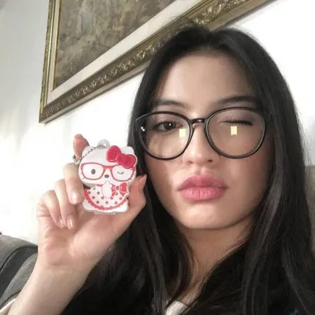 13 Seleb Cantik Indonesia Yang Punya Bibir Seksi Hot Menggoda Kapanlagi Com
