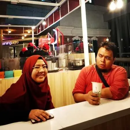 13 Tahun Menikah, ini 9 Potret Aria Anak Sulung Dono Warkop Bersama Istri - Masih Menantikan Momongan