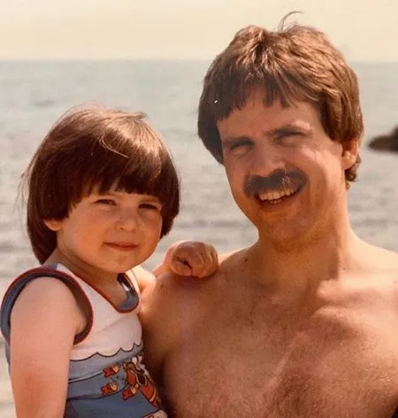 14 Foto Tribut Manis Artis Hollywood Di Perayaan Father S Day Ada Kylie Jenner Gigi Hadid Kapanlagi Com