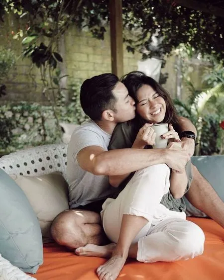 14 Potret Mesra Andrew White dan Nana Mirdad yang Udah 14 Tahun Menikah, Relationship Goals Banget!