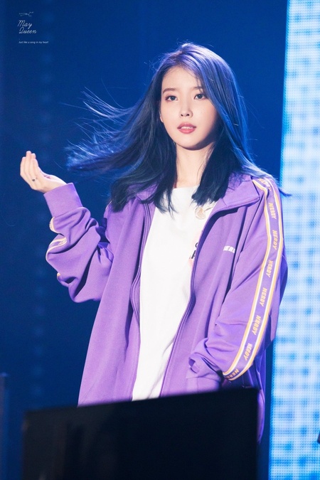15 Artis Solo K Pop Yang Paling Banyak Distreaming Di Spotify Ada Taeyeon Girls Generation Sampai Suga Bts Kapanlagi Com
