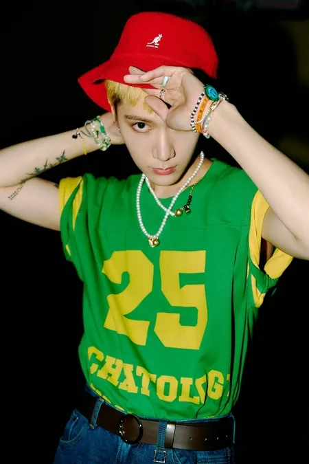 17 Foto Teaser Ten NCT Single Solo 'Paint Me Naked', Edgy dengan Kuku Dihiasi Nail Art dan Rambut Blonde Cepak!
