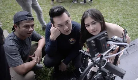 20 FOTO Kesibukan Rio Motret Selama Pandemi, Jualan Sate - Buka Studio Dengan Protokol Kesehatan Ketat