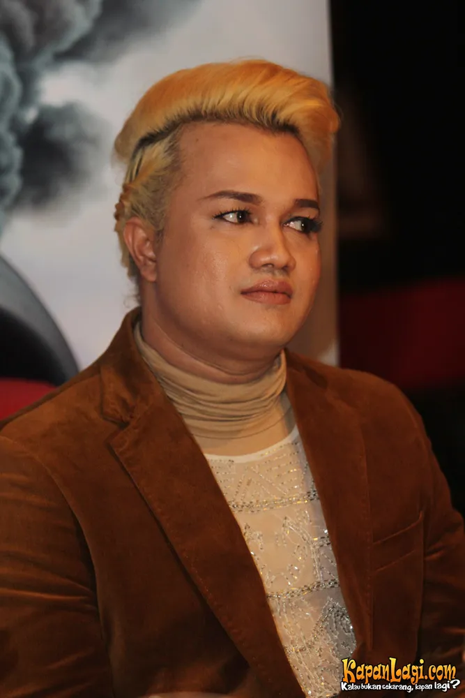 [Foto] Jambul Tata Liem Siap Saingi Milik Syahrini 