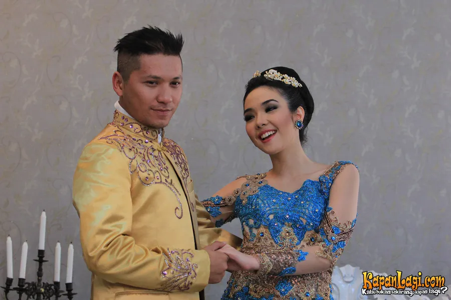 Gisel tampak sangat bahagia