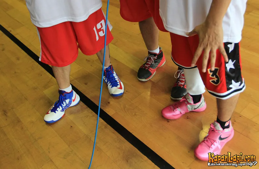 Mereka pun sudah niat pakai sepatu basket
