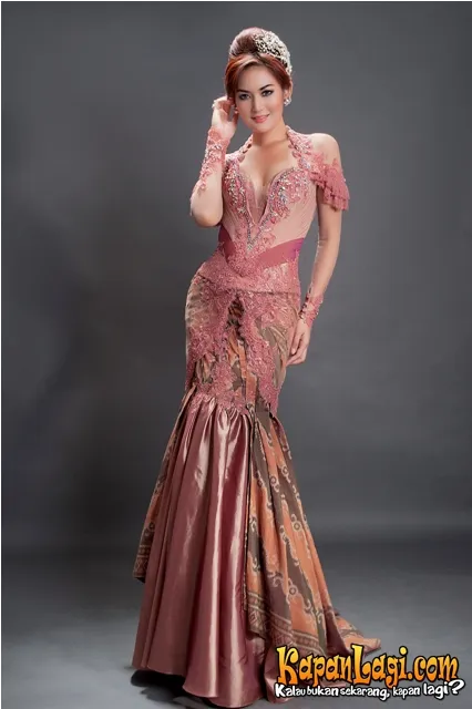 Kebaya cantik untuk Maria Selena