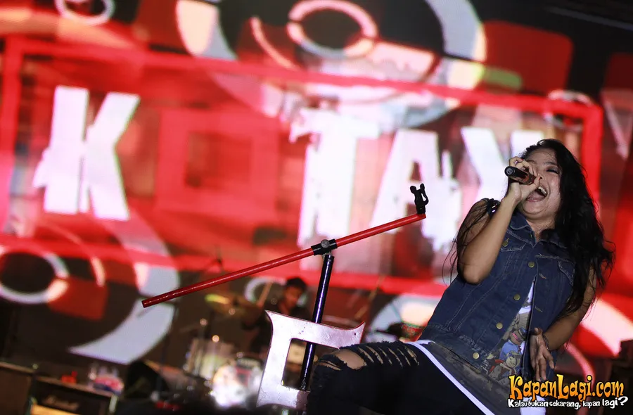 Penampilan Kotak di Jakarta Fair 2013