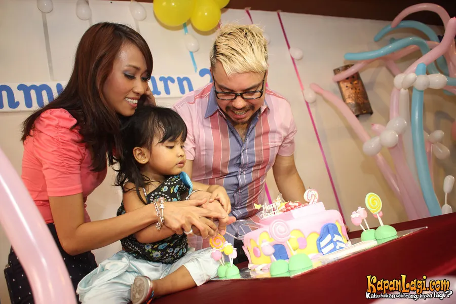 Sam Brodie merayakan ultah kedua anaknya.