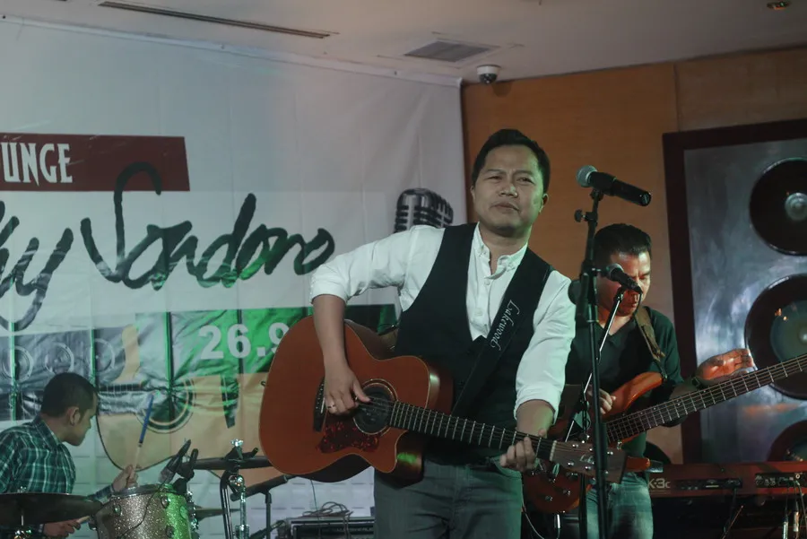 Sandhy Sondoro saat tampil di Semarang pekan lalu (26/9). ©KapanLagi.com