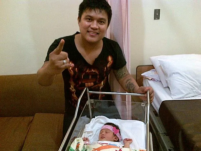Posan Tobing dan anak pertamanya, Kimi Riama Tobing