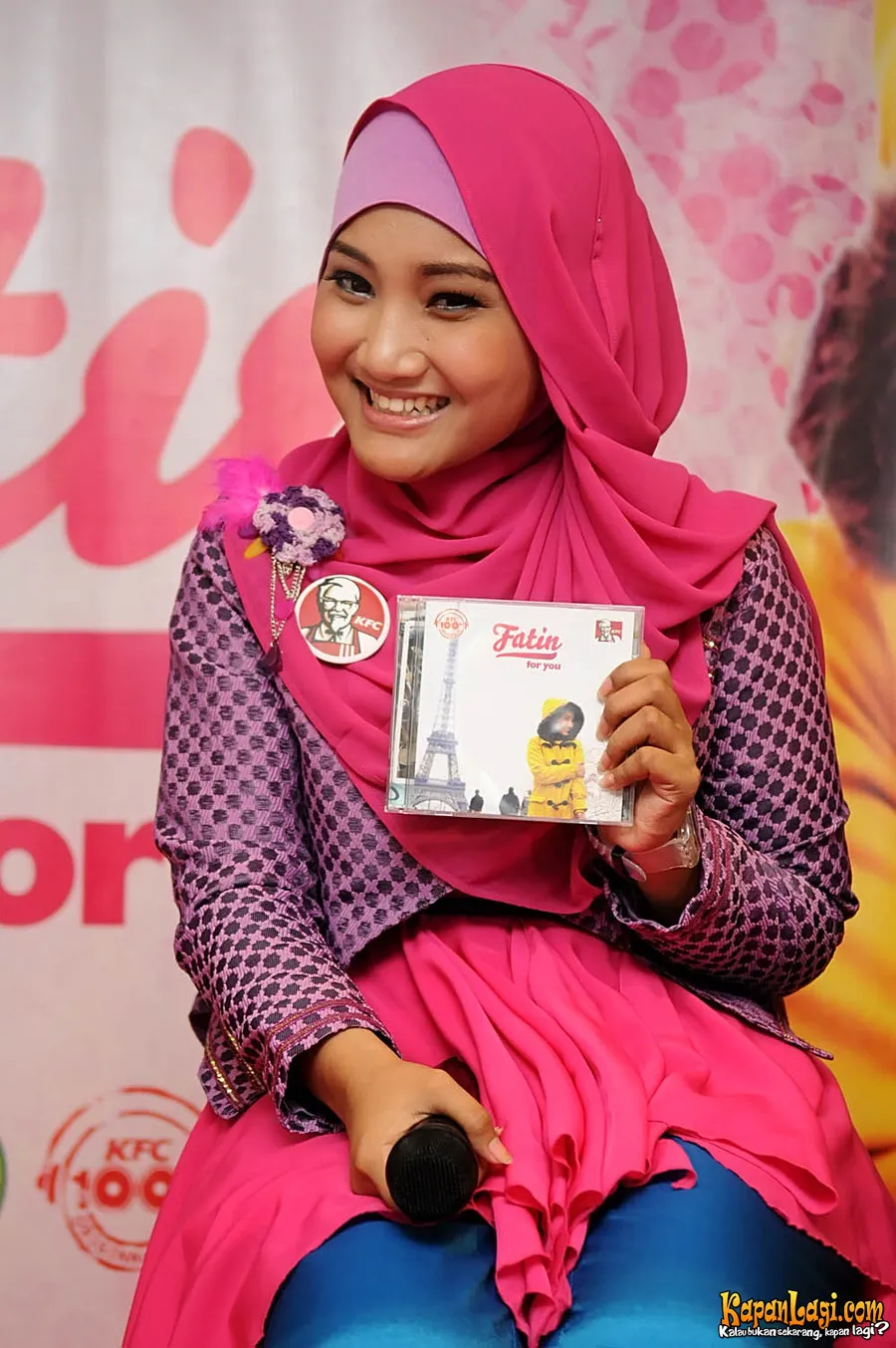 Fatin Shidqia Lubis dan album debutnya, 'Fatin For You'. ©KapanLagi.com