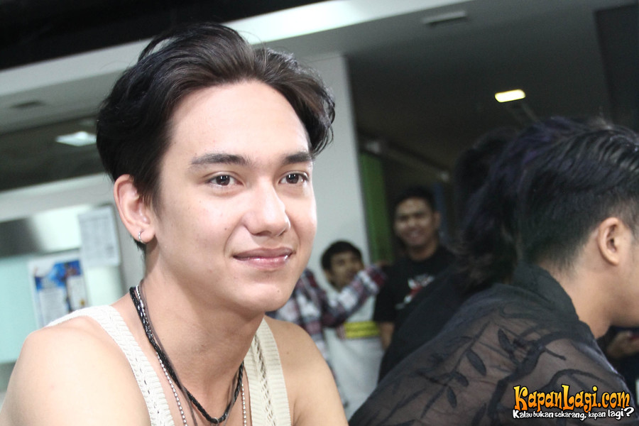 Adipati Dolken, salah satu pemain di film SLANK NGGAK ADA MATINYA. ©KapanLagi.com