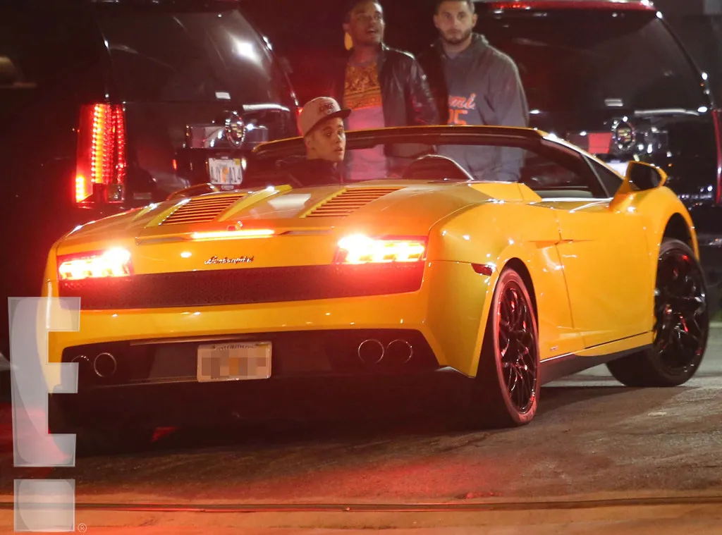 Detik-Detik Penangkapan Bieber @EOnline.com