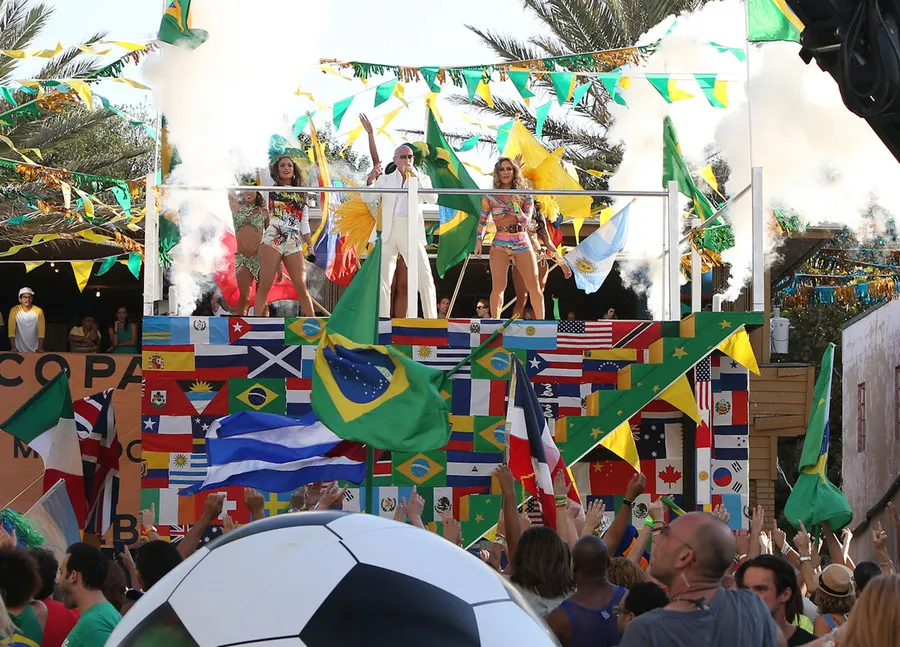 Pitbull - J.Lo ©fameflynet