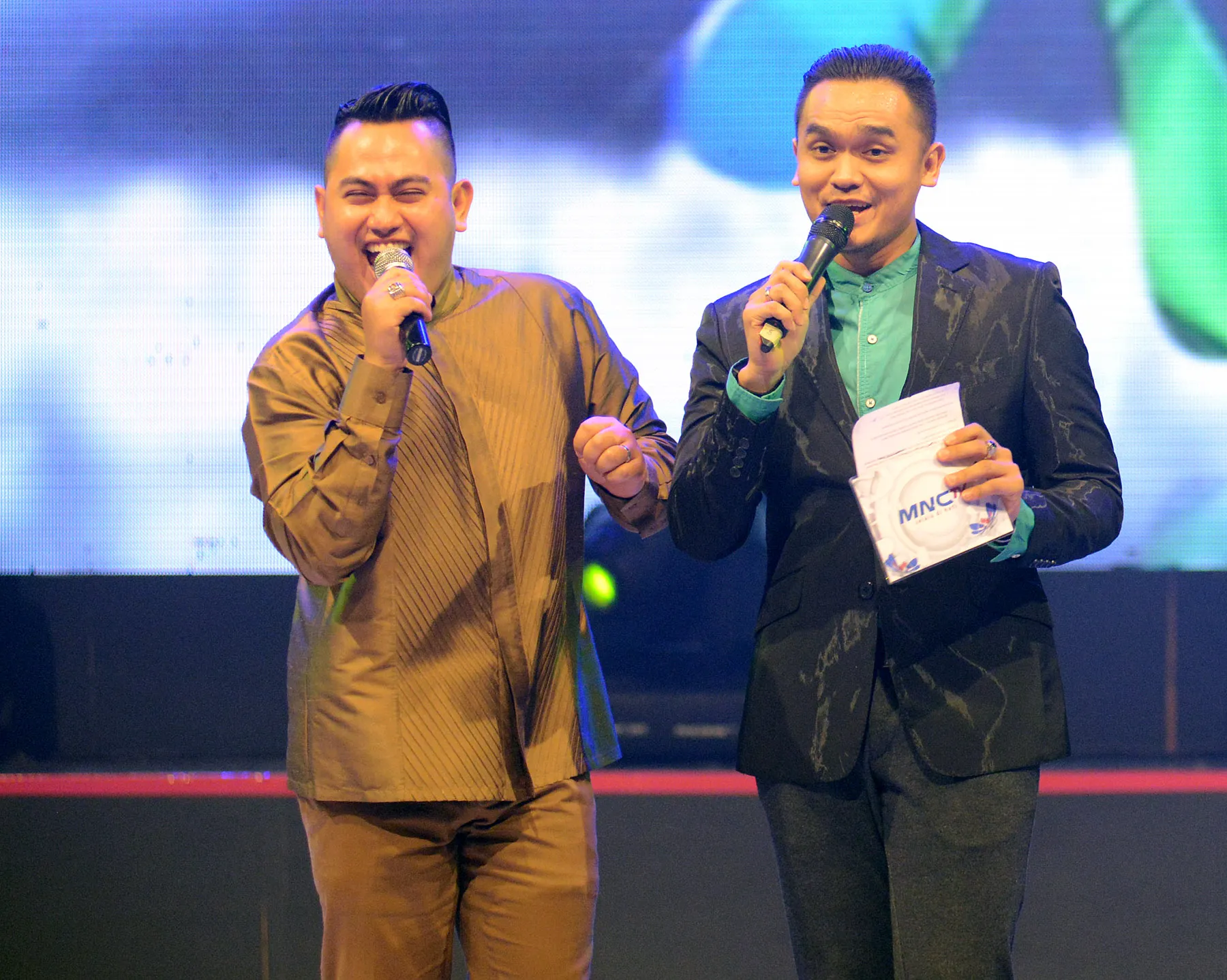 Mic favorit Nassar di atas panggung siap dijual Musdalifah ©KapanLagi.com