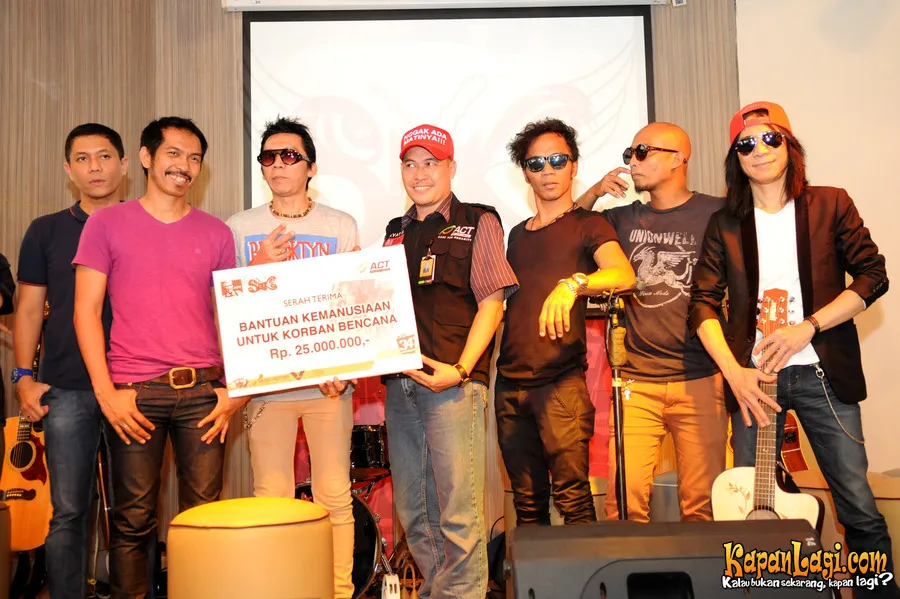Bentuk sedekah Slank ©KapanLagi.com®/BambangERoss