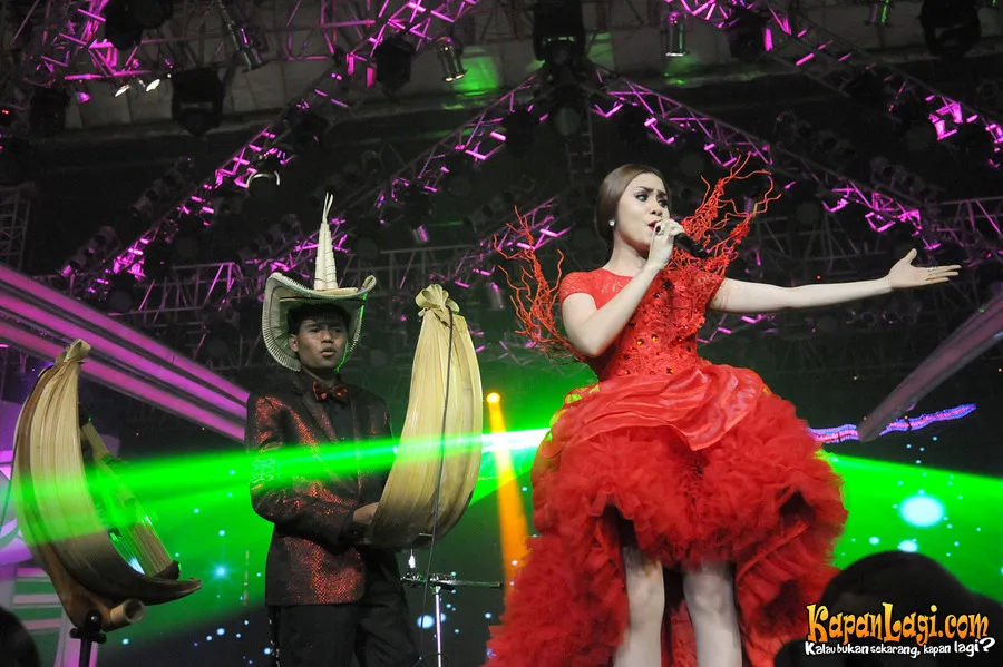 Dalam berbagai kesempatan, Momo Geisha kerap tampil fashionable. Foto: KapanLagi.com/Bambang E Ros